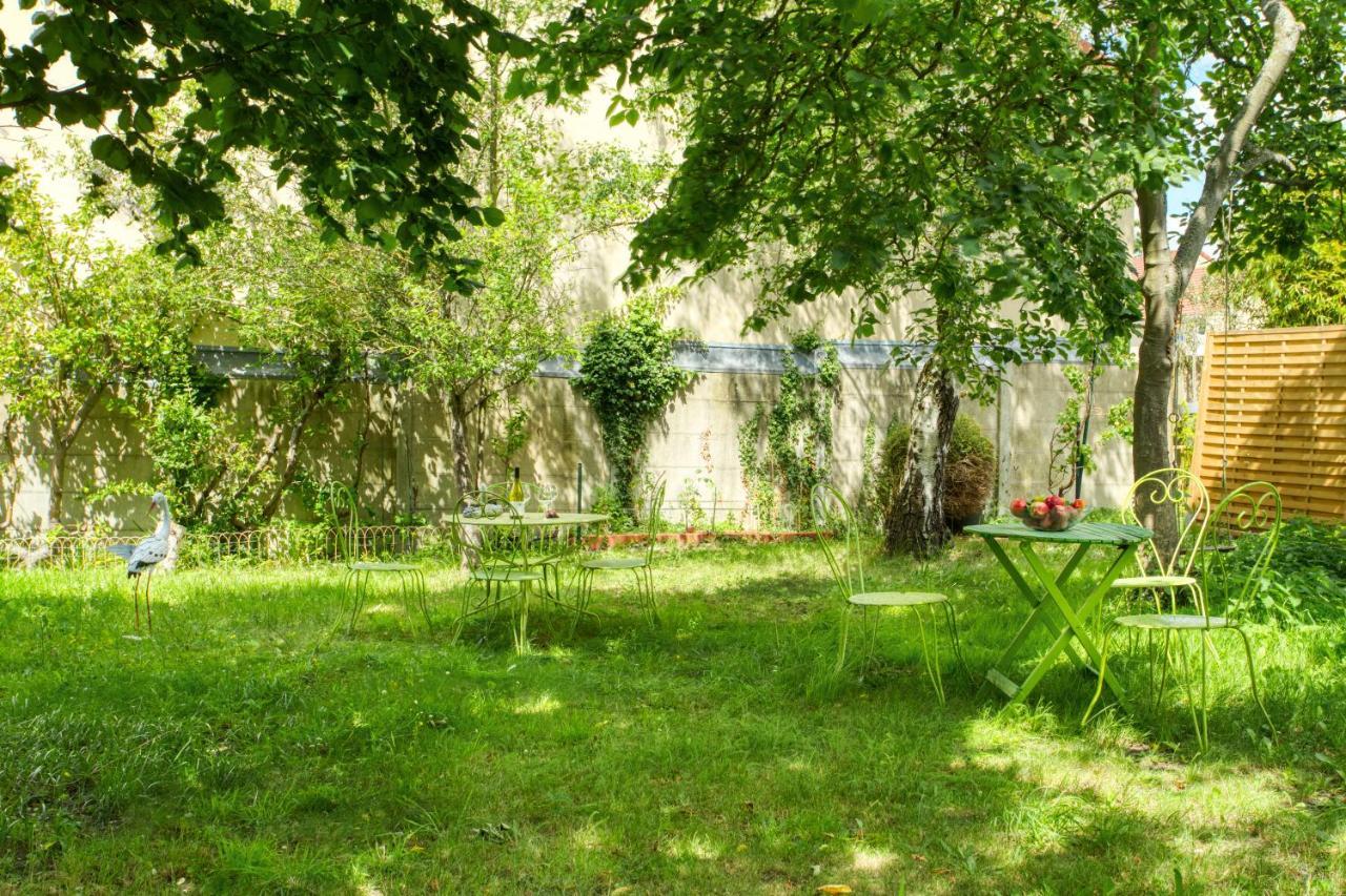 Aerotel Versailles Saint Cyr - L'Etape Du Silence Exterior foto
